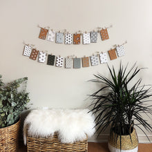 Decorative Clothesline-Flowers & Patterns-20 motifs-3”x4,5”-Ensemble A