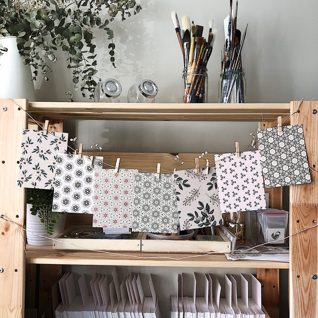 Decorative Clothesline-Flowers & Patterns-7 motifs- 4,5”x5,5”-Ensemble H