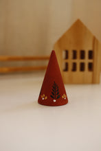 Mini sapins en bois illustrés à la main