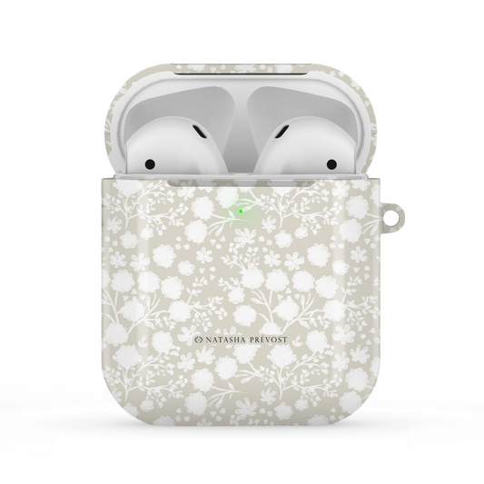 Ambiance Délicate Monochrome AirPods Case