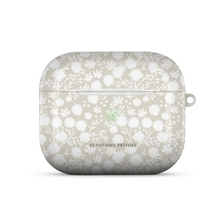 Ambiance Délicate Monochrome AirPods Case