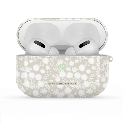 Ambiance Délicate Monochrome AirPods Case