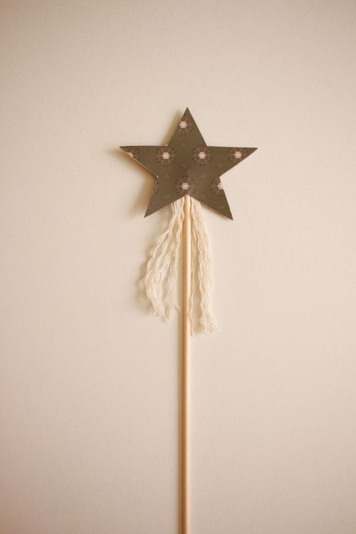 Hand-Made Fairy Wand - Pattern 10 by Natasha Prévost