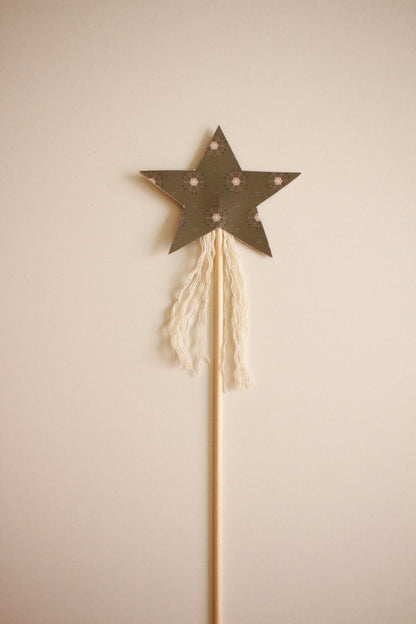 Hand-Made Fairy Wand - Pattern 10 by Natasha Prévost