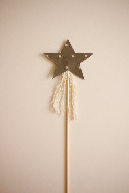 Hand-Made Fairy Wand - Pattern 10 by Natasha Prévost