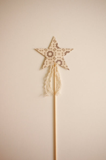 Hand-Made Fairy Wand - Pattern 12 by Natasha Prévost