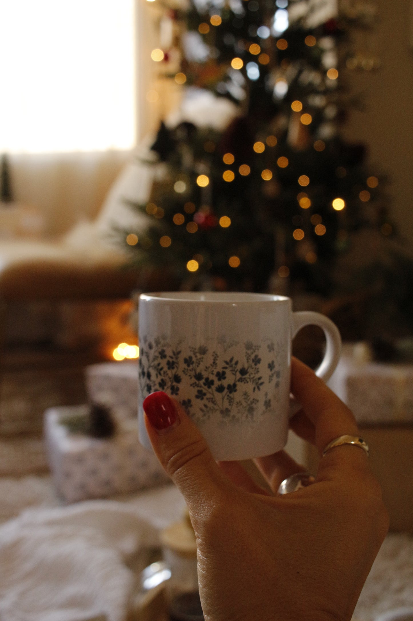 Ceramic Mug - Vines of paradies/navy blue