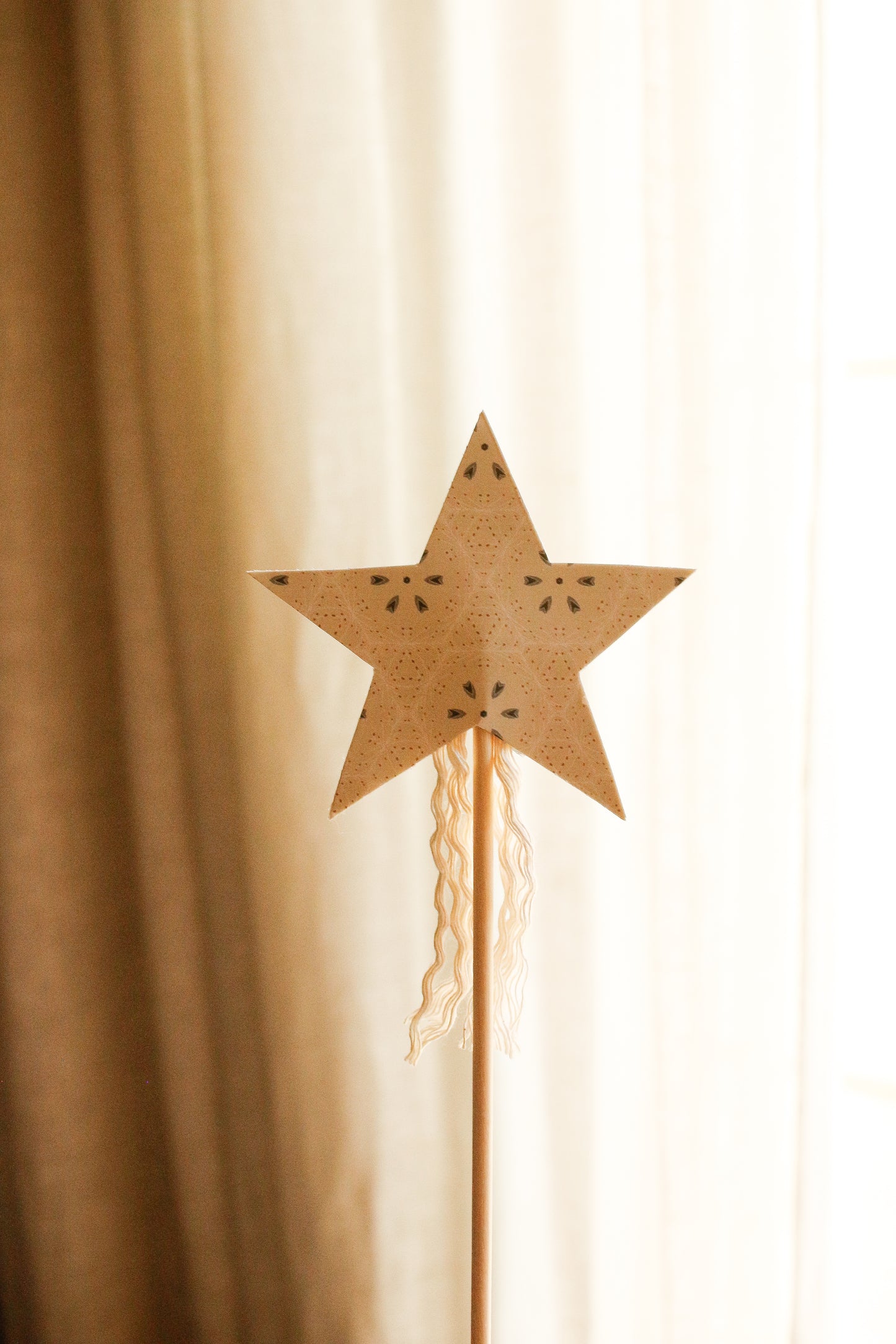 Hand-Made Fairy Wand - Pattern 9 by Natasha Prévost