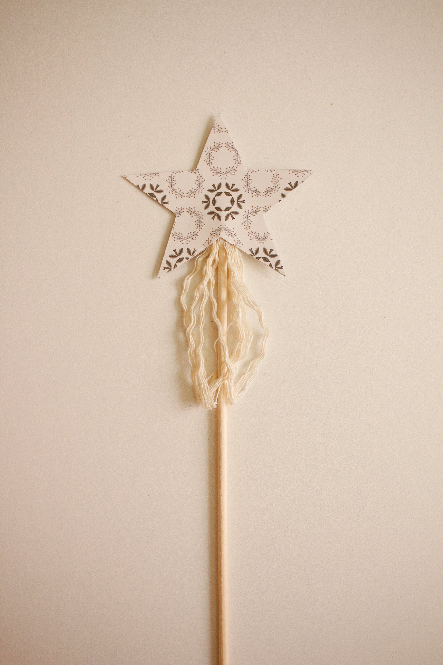 Hand-Made Fairy Wand - Pattern 11 by Natasha Prévost