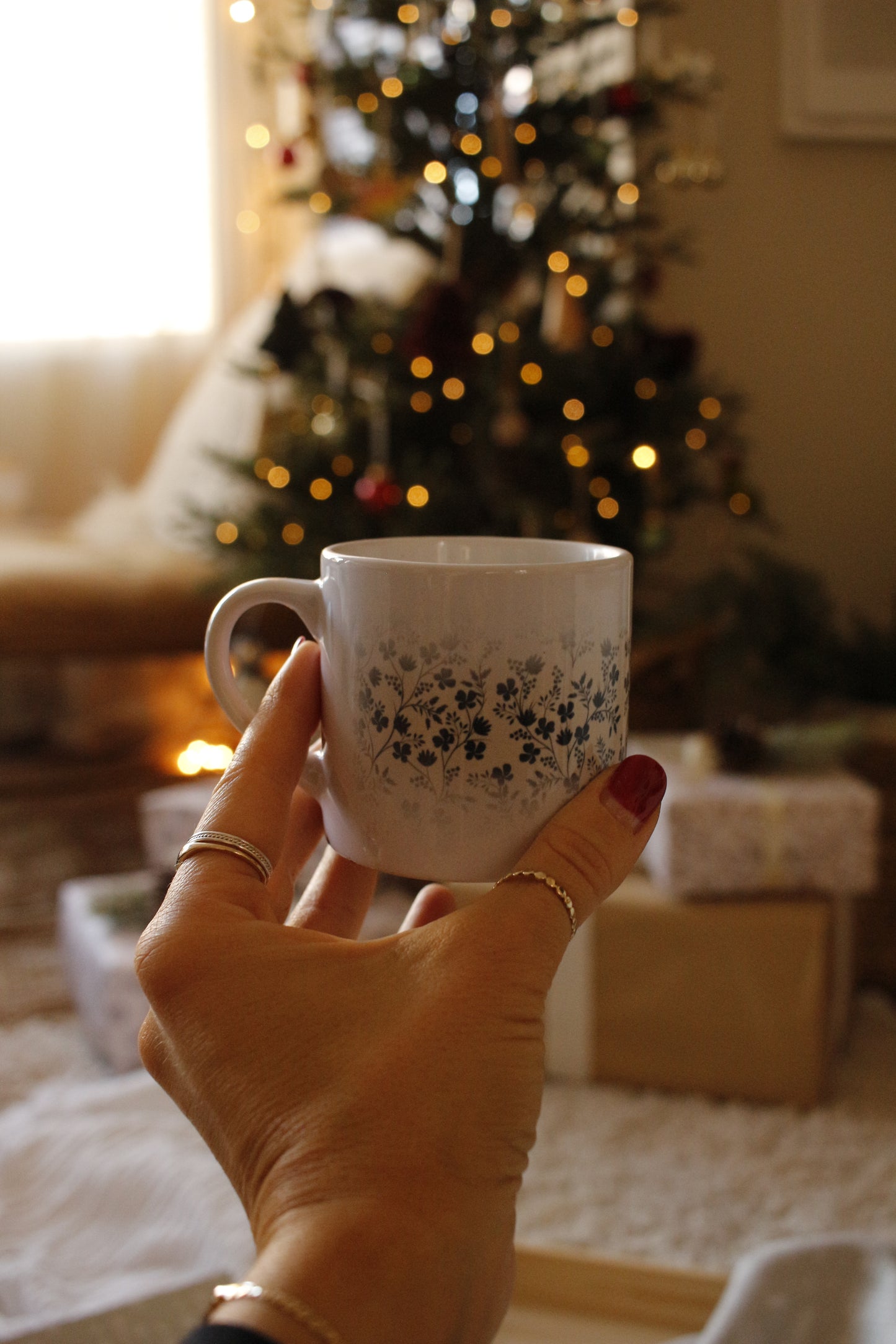 Ceramic Mug - Vines of paradies/navy blue