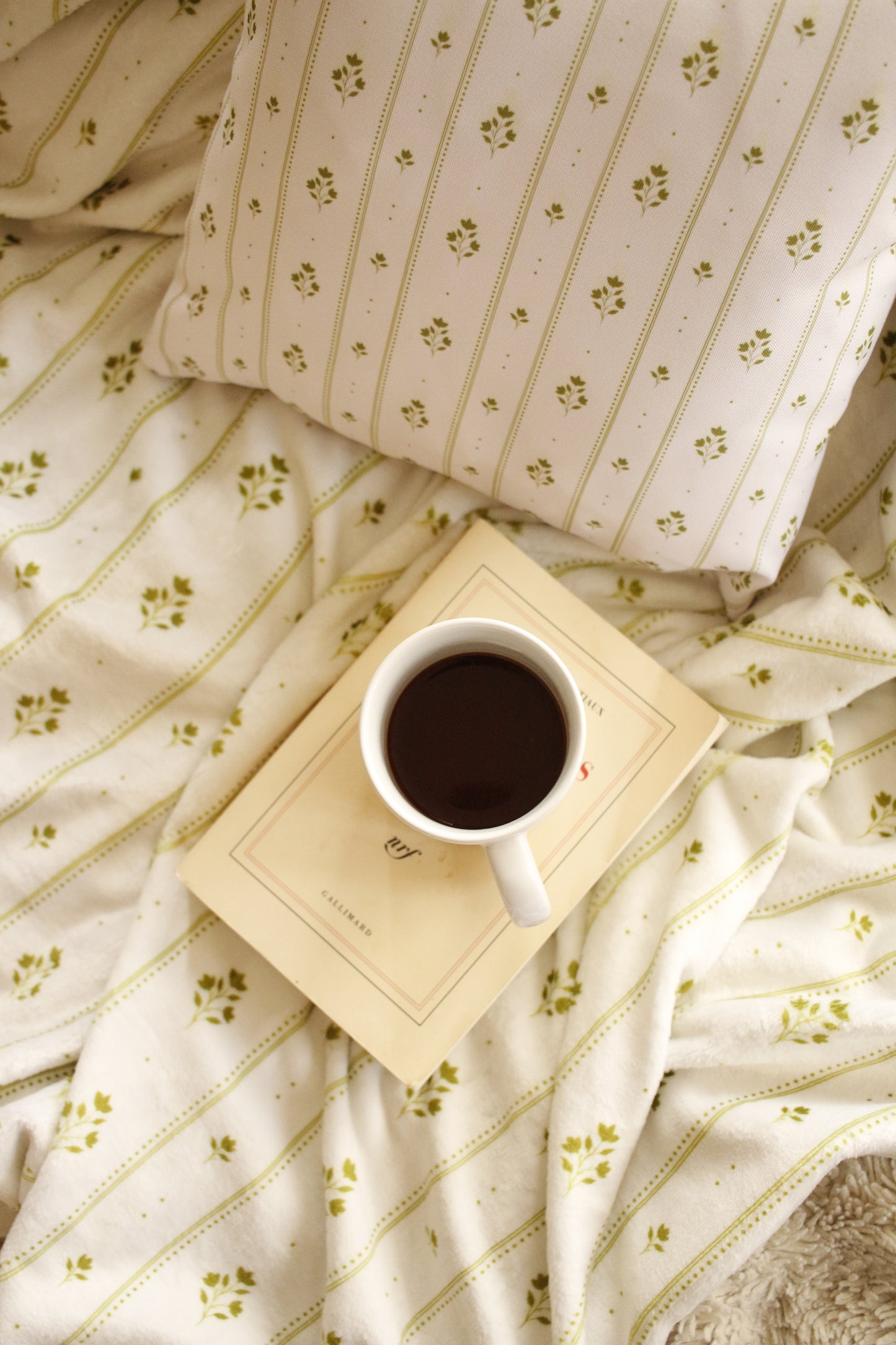 Reversible cushion-Vintage floral pattern-GREEN