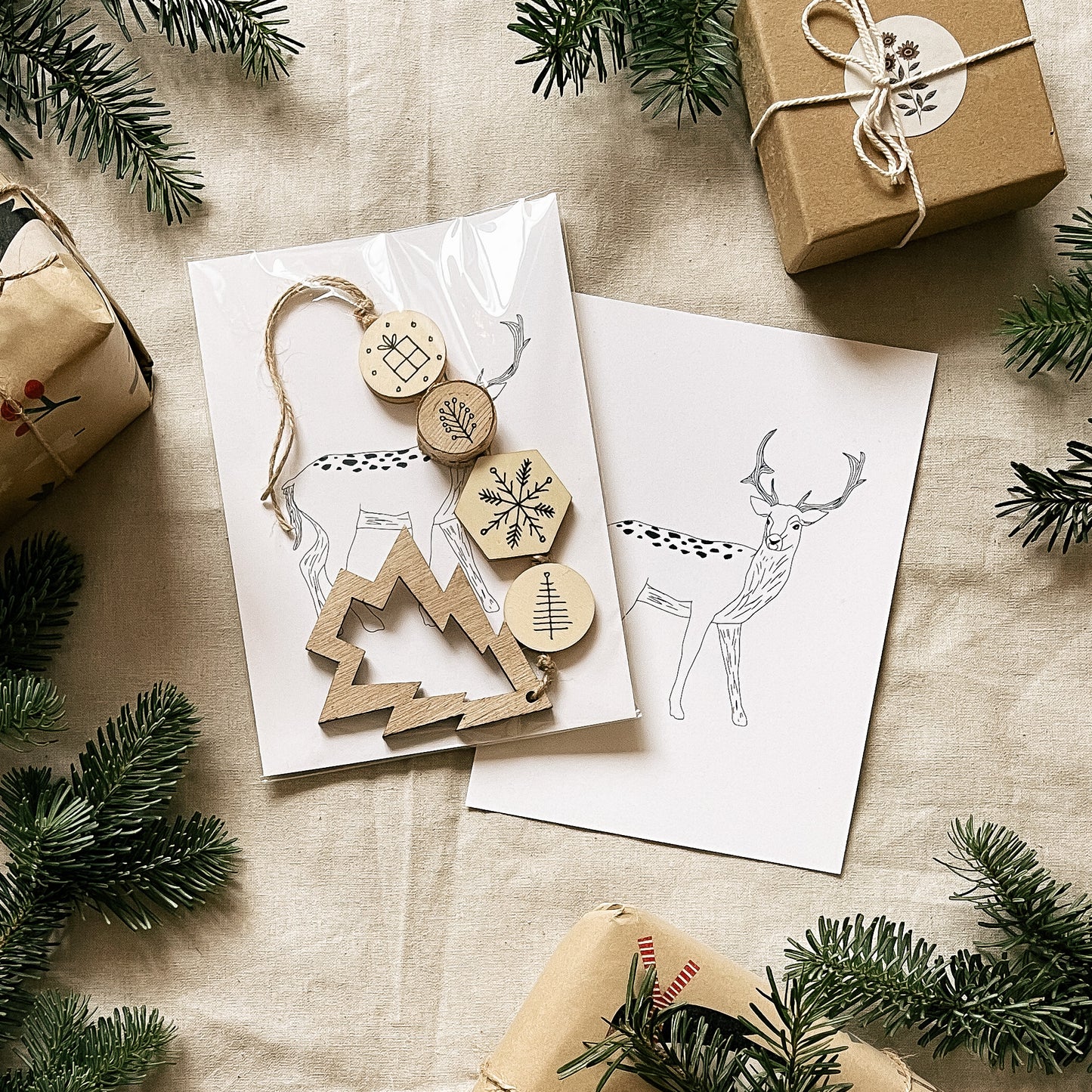 Décoration en bois-Lanière modèle sapin vide