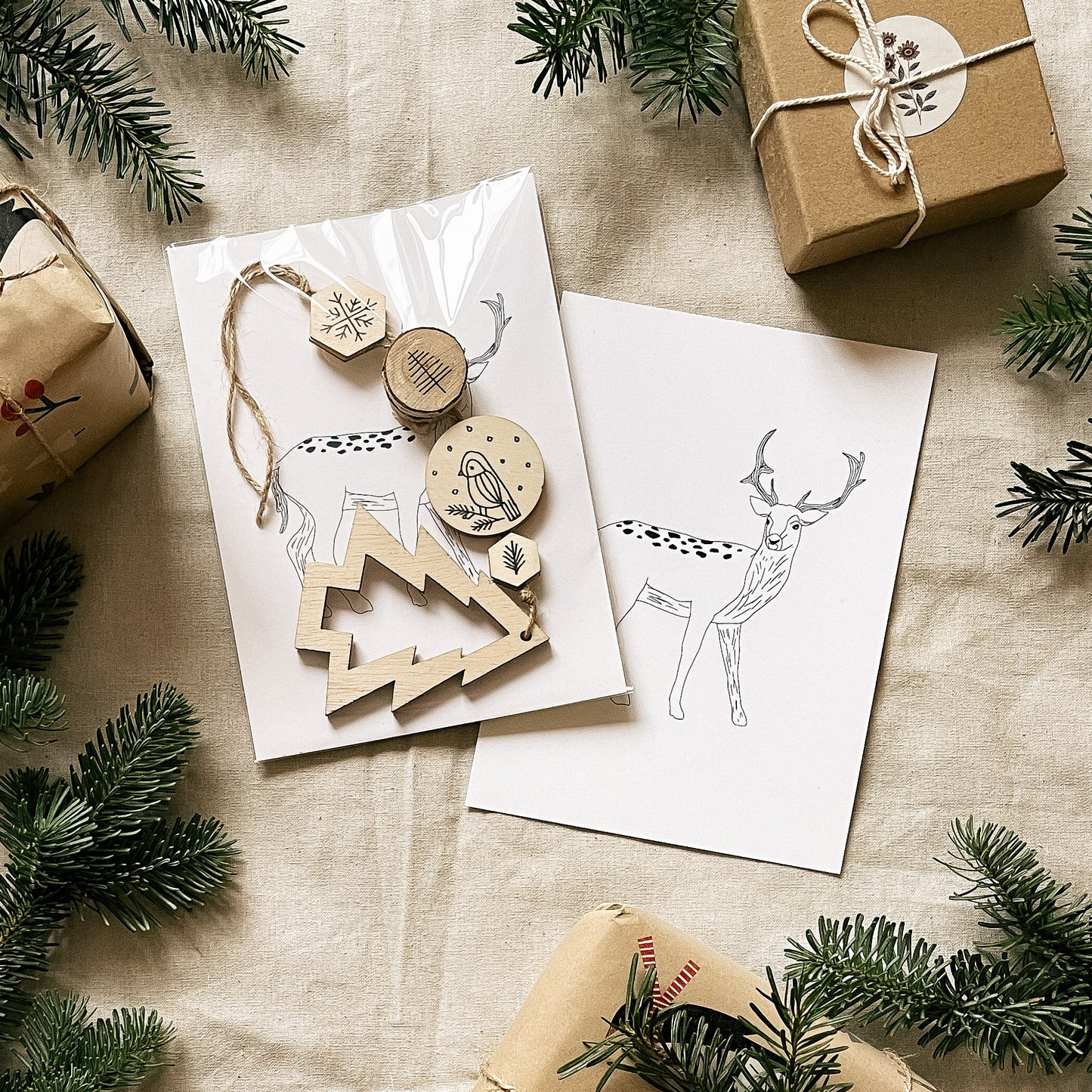 Décoration en bois-Lanière modèle sapin vide