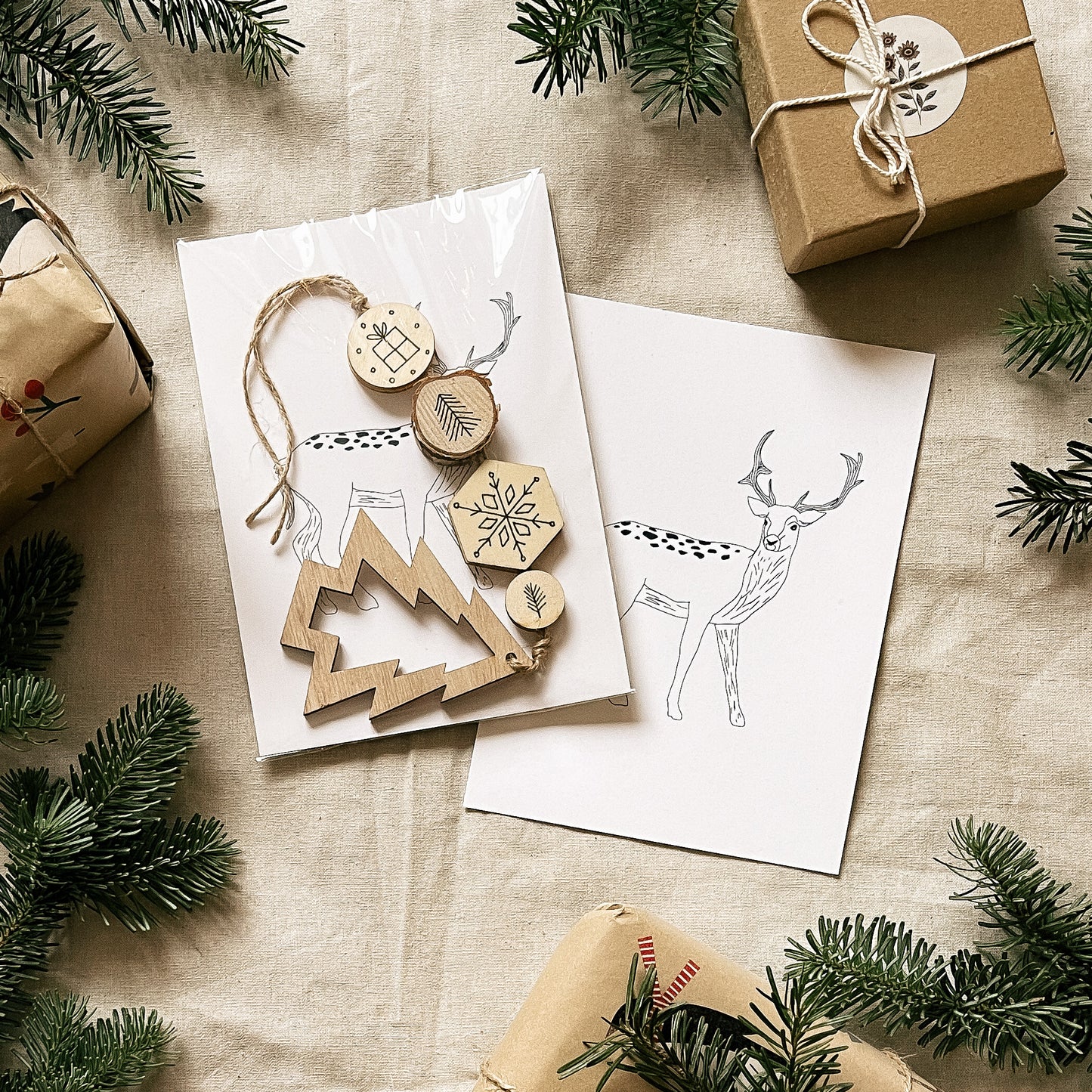 Décoration en bois-Lanière modèle sapin vide