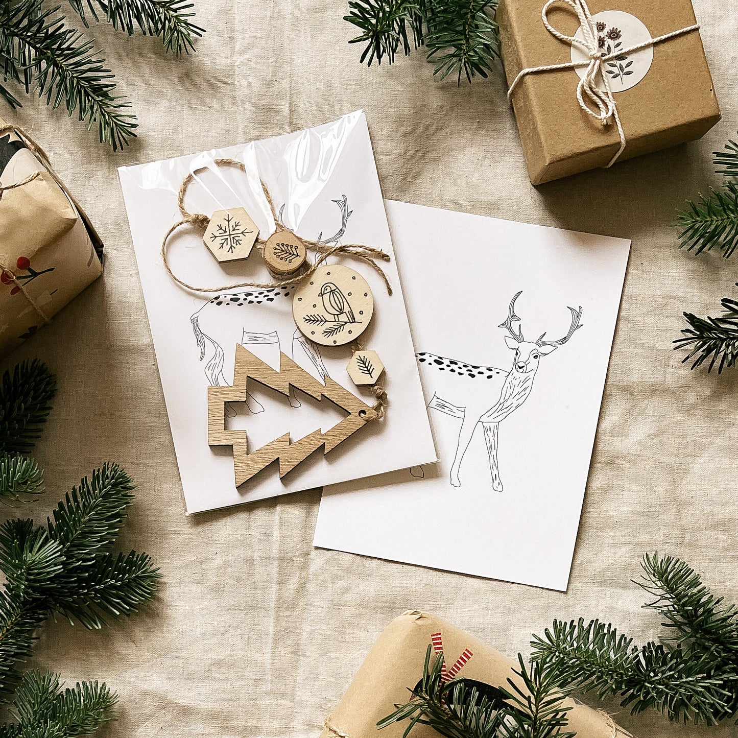 Décoration en bois-Lanière modèle sapin vide