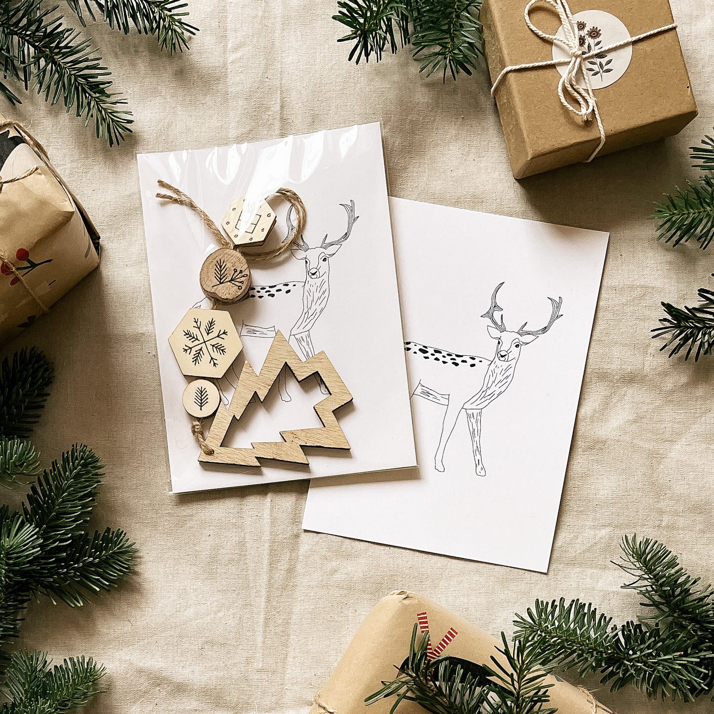 Décoration en bois-Lanière modèle sapin vide