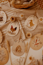 Oeuf décoratif peint à la main- No.14