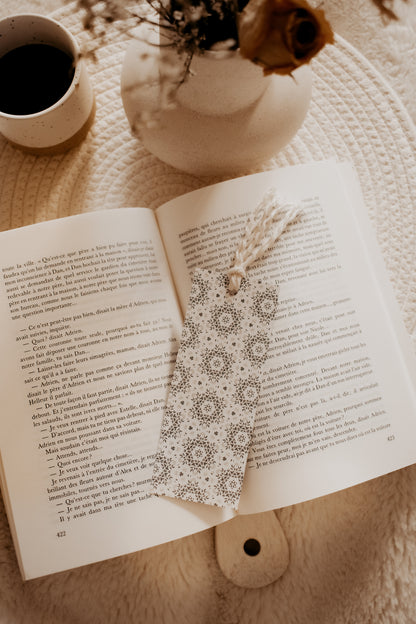 Hand-Made Bookmark - Model I by Natasha Prévost