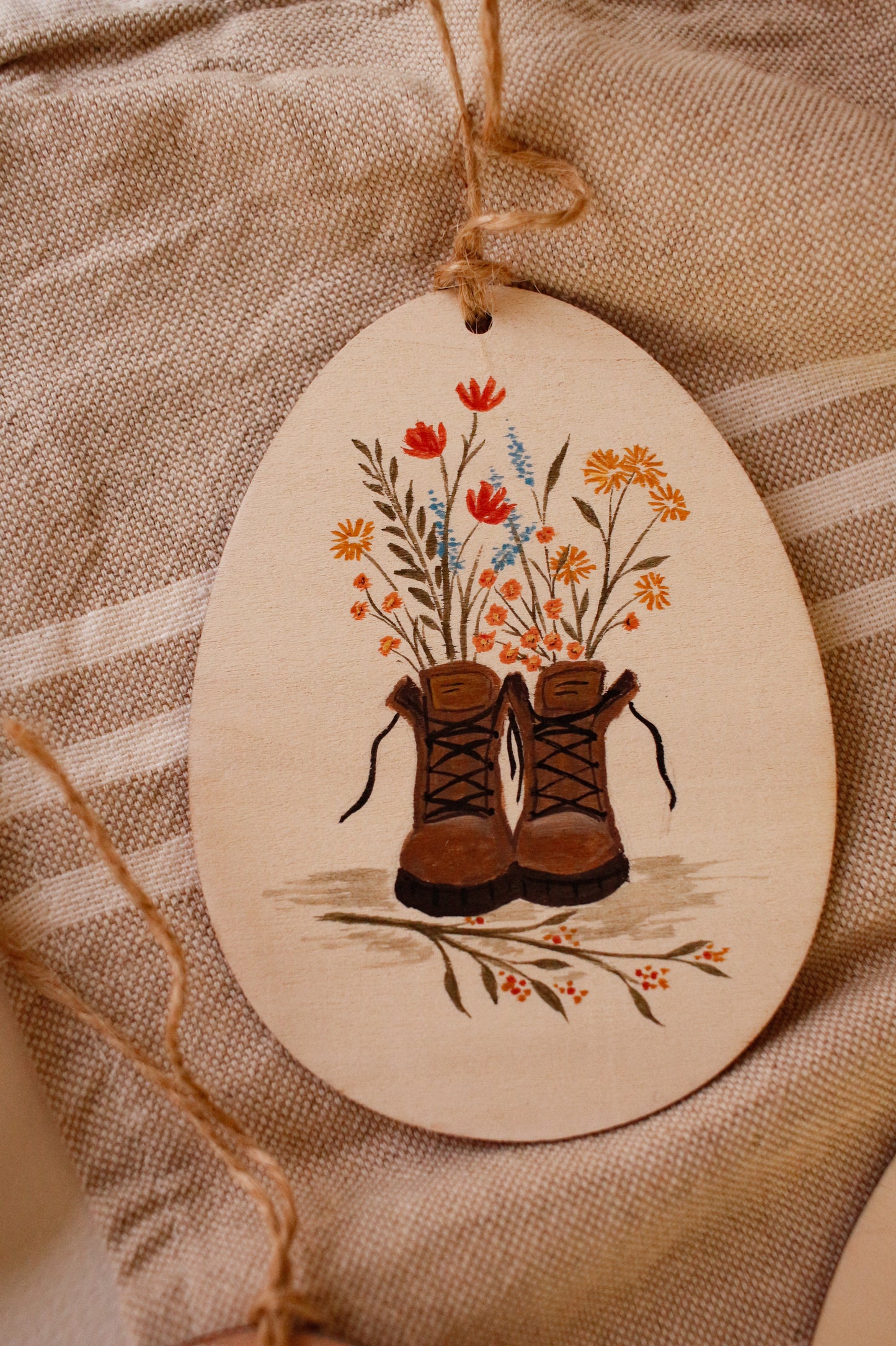 Oeuf décoratif peint à la main- No.18