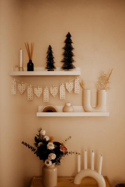 Banner with Illustrated Cardboard & Wooden Rings - 9 Pieces - Pattern 1 by Natasha Prévost