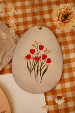 Oeuf décoratif peint à la main- No.13