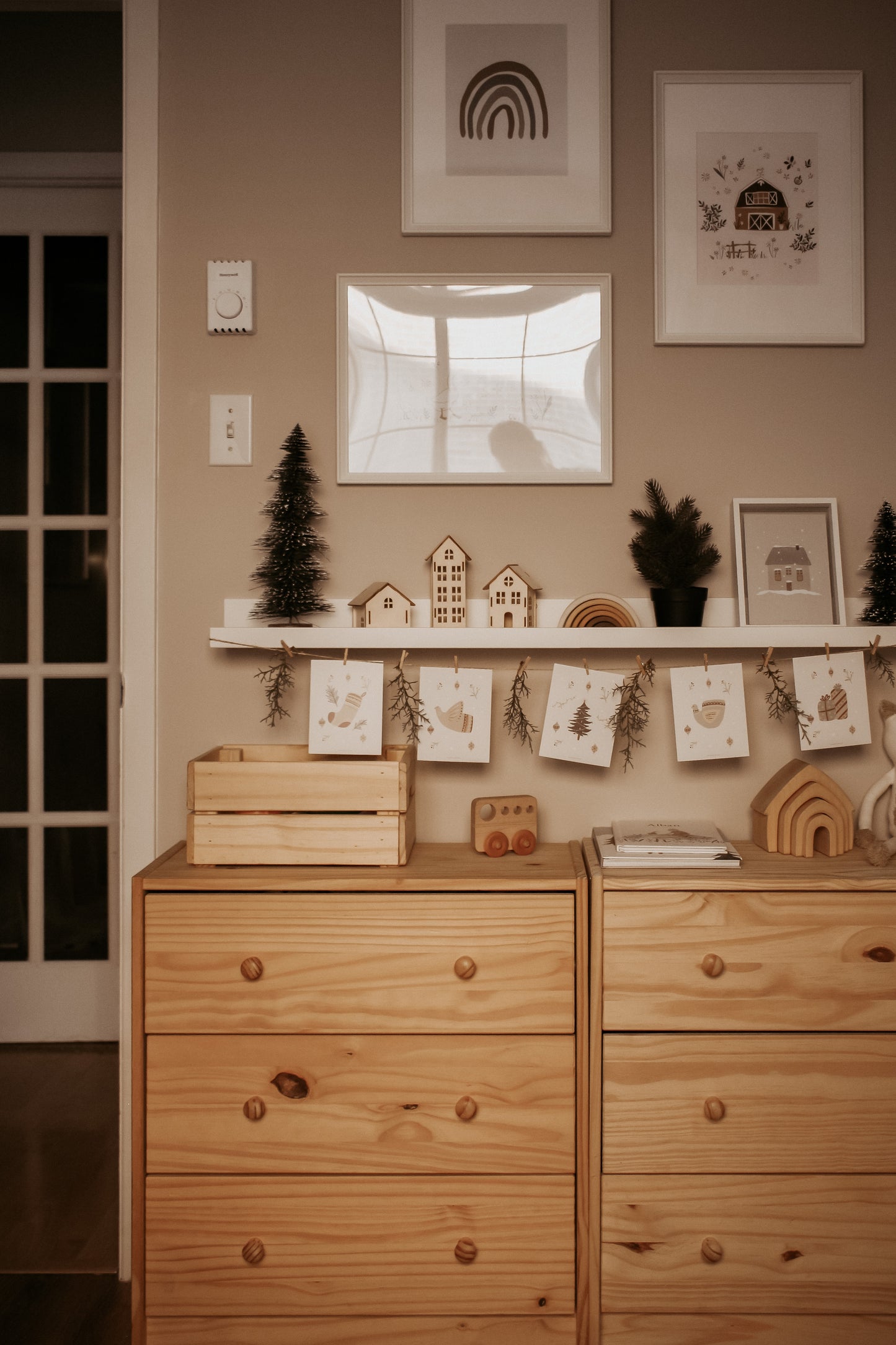 Decorative Clothesline- 4,5”x5,5”-Ensemble Festif