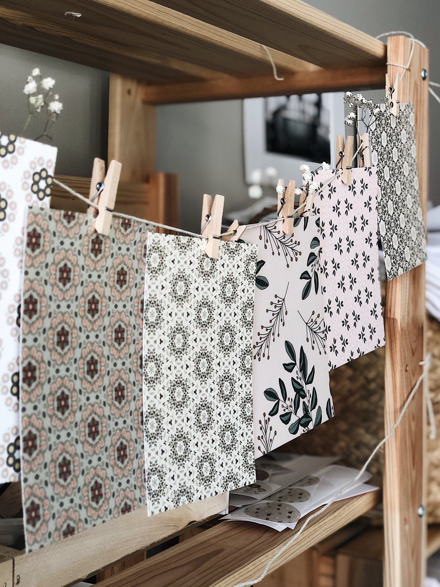 DIY Decorative Clothesline-Flowers & Patterns-1